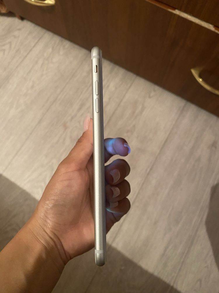 7 + Продам телефон в идеальном состояний