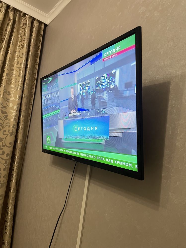 Лэд телевизор TCL 32 D 3000, не смарт