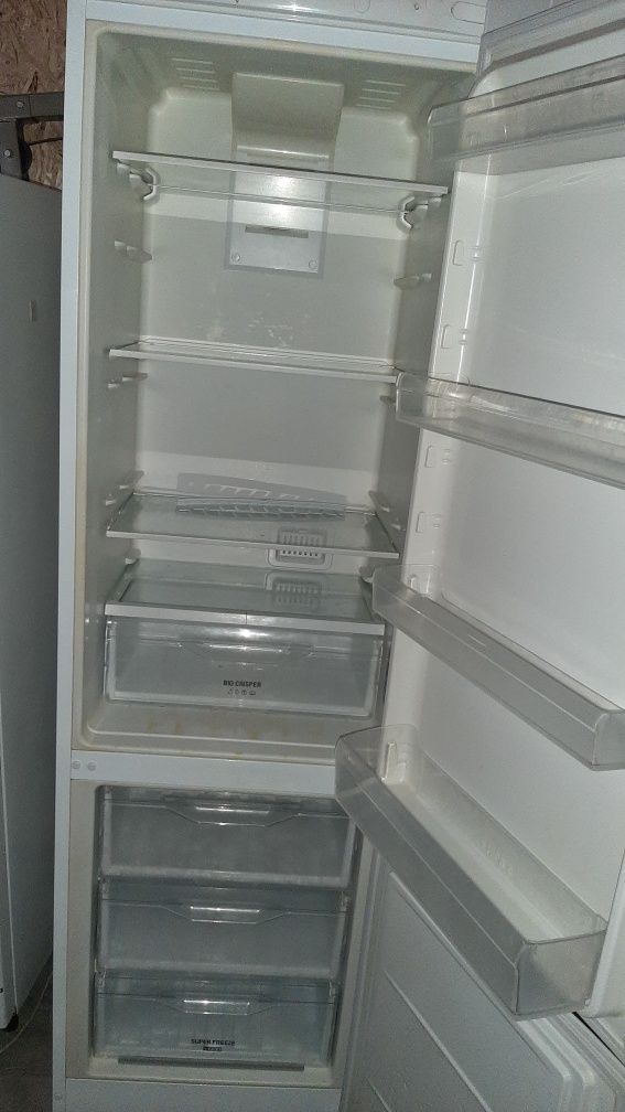 Продаю холодильник Индезит С ДОСТАВКОЙ ДО ДОМА.