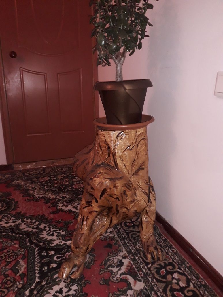 Продам подставку для цветка