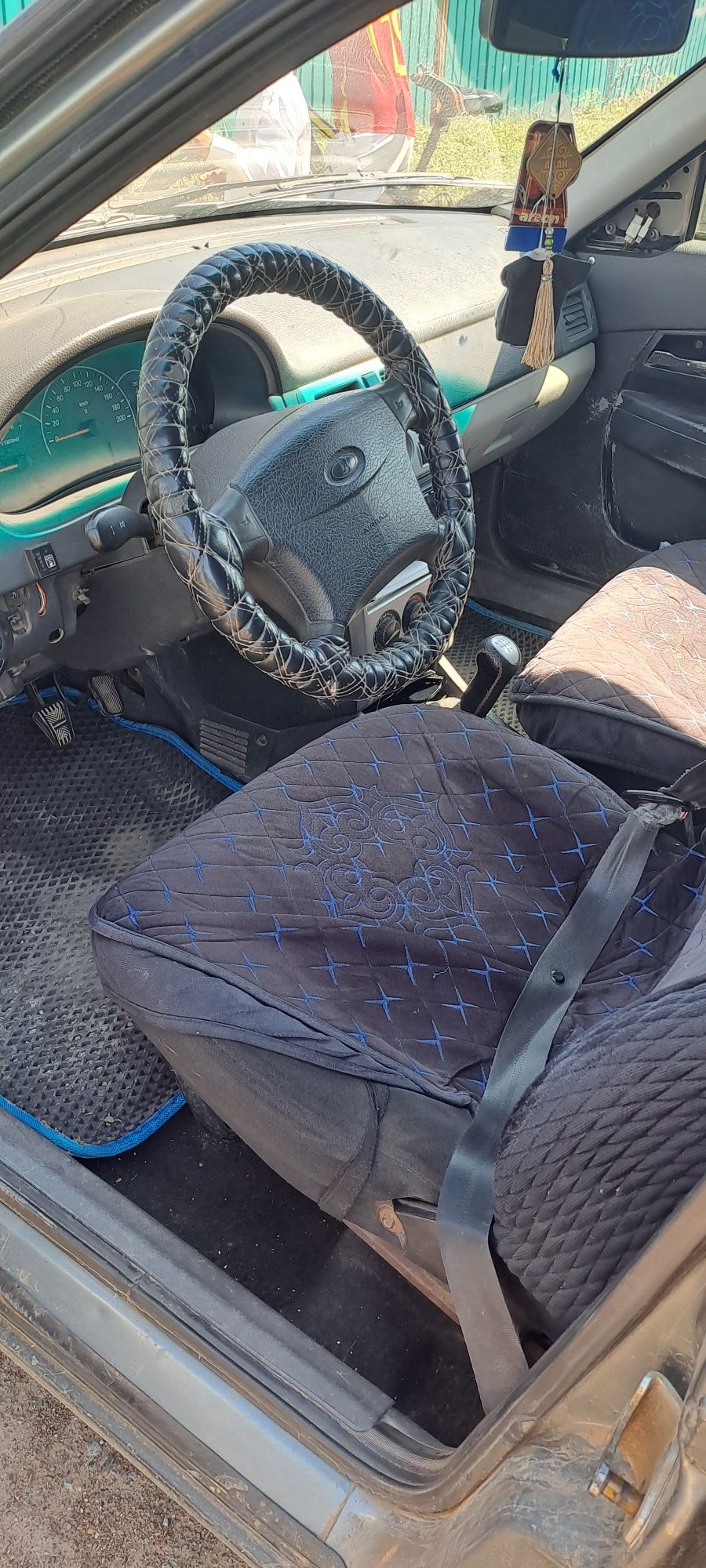 Приора срочно сатам