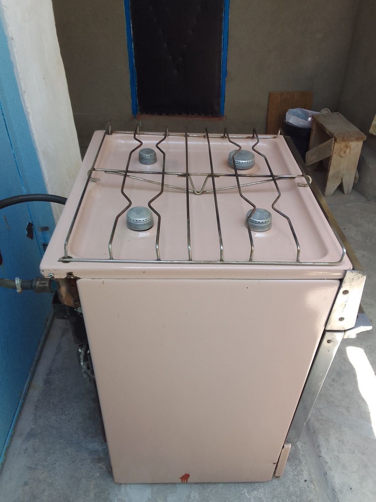 Газовая плита с духовкой