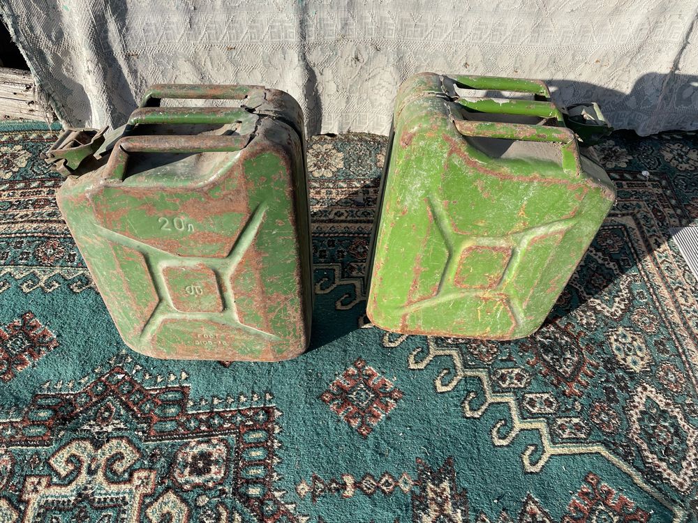 Продам канистры под бензин