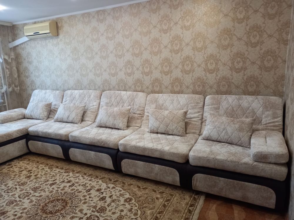 Продам диван в очень хорошем  состоянии! Не потертый ,