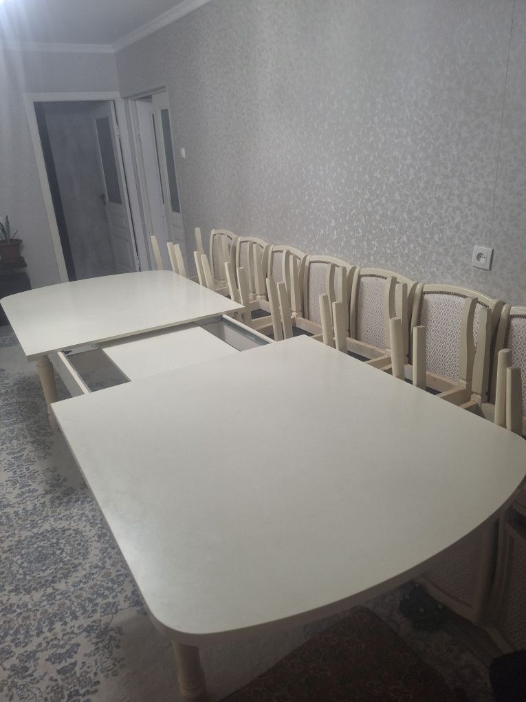 Қонақ бөлмеге арналған стол.