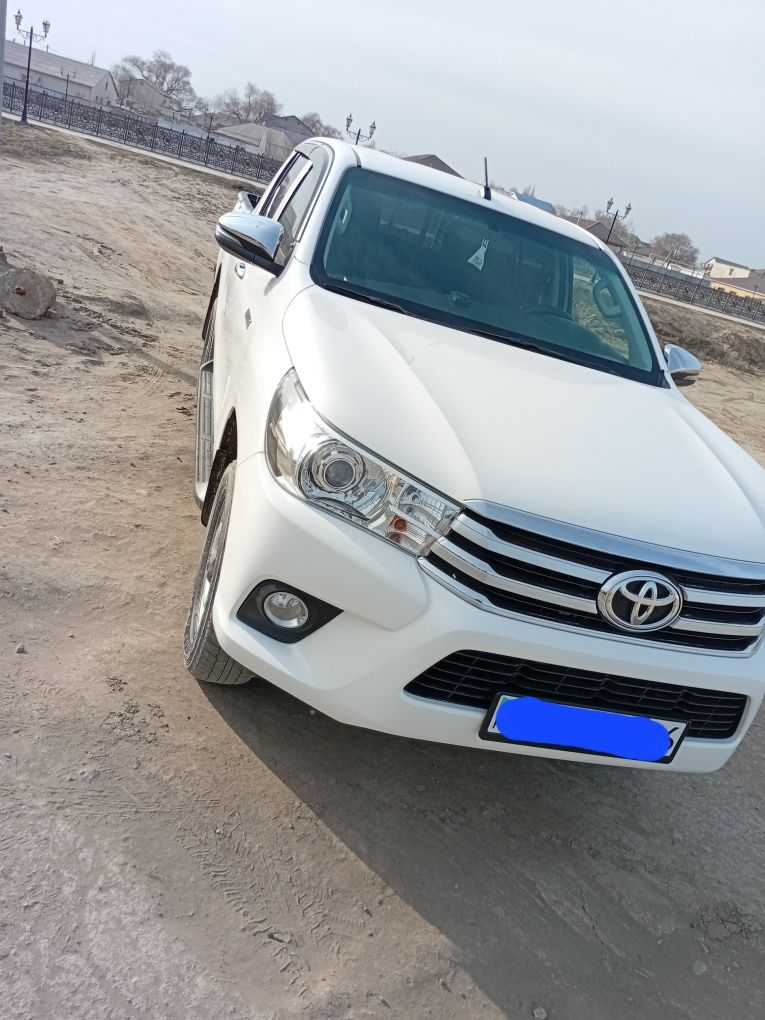 Toyota Hilux 2021