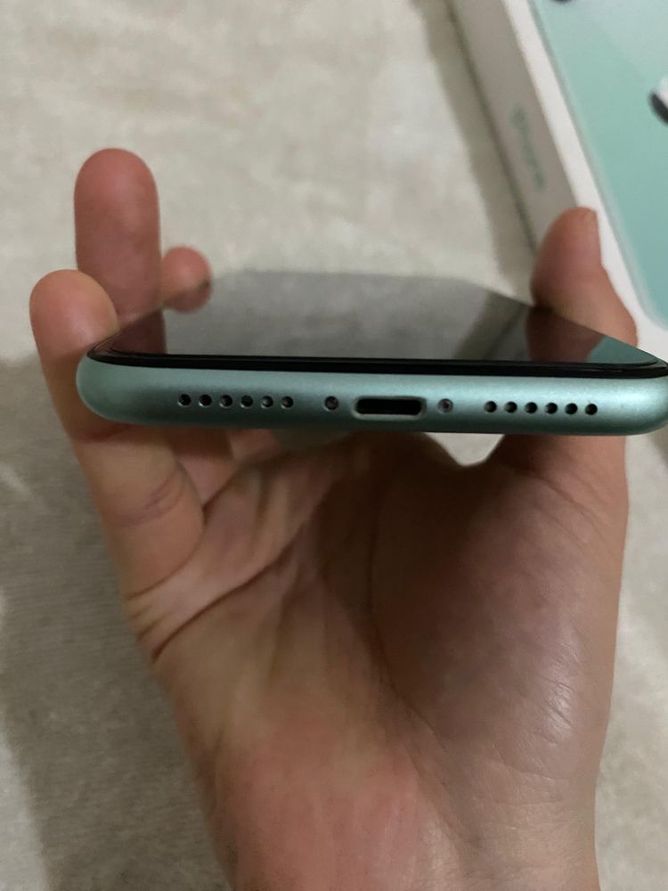 Продам iPhone 11, 128 GB — идеальное состояние