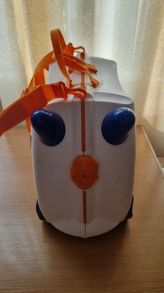 Продам Чемодан Trunki 0311-GB01 пластик, текстиль 18 л белый