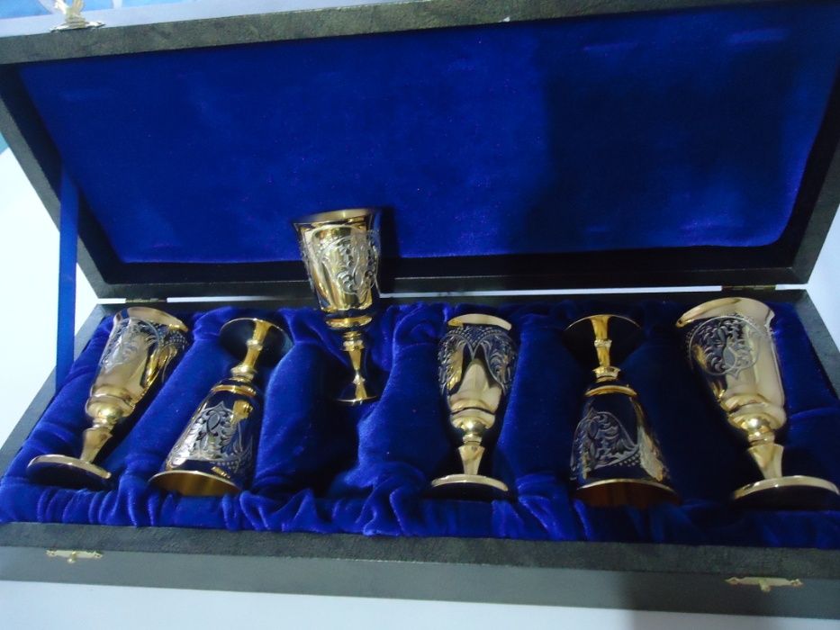 Эксклюзивный набор резных рюмок. Золото. Только в одном экземпляре