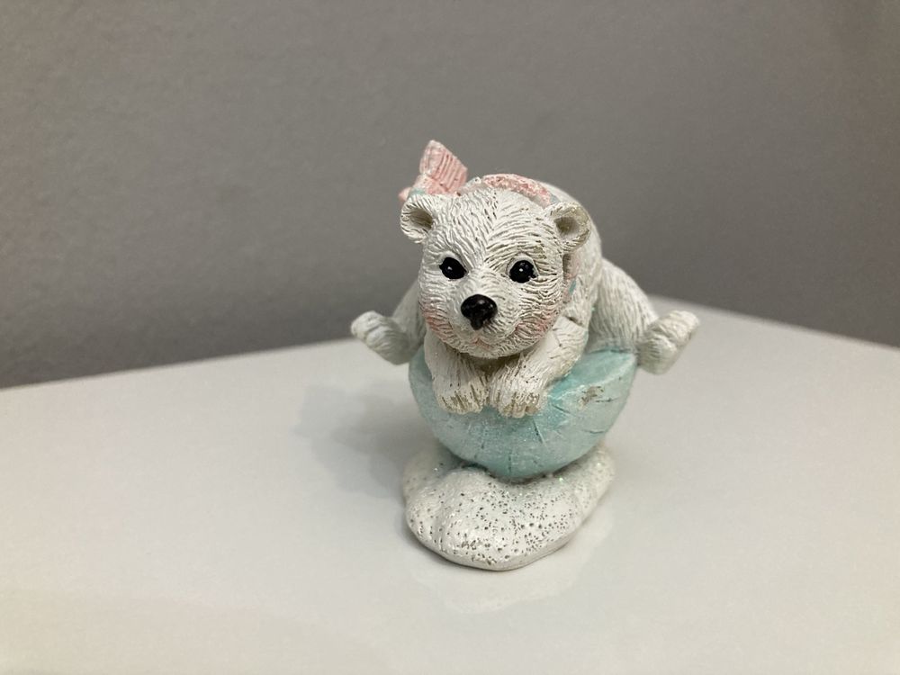 Фигурка медвежонка