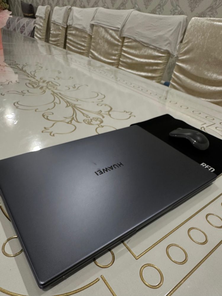 Продам ноутбук huawei