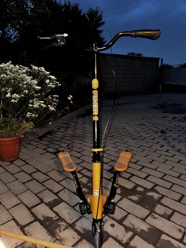 Самокат инерционный fliker f3