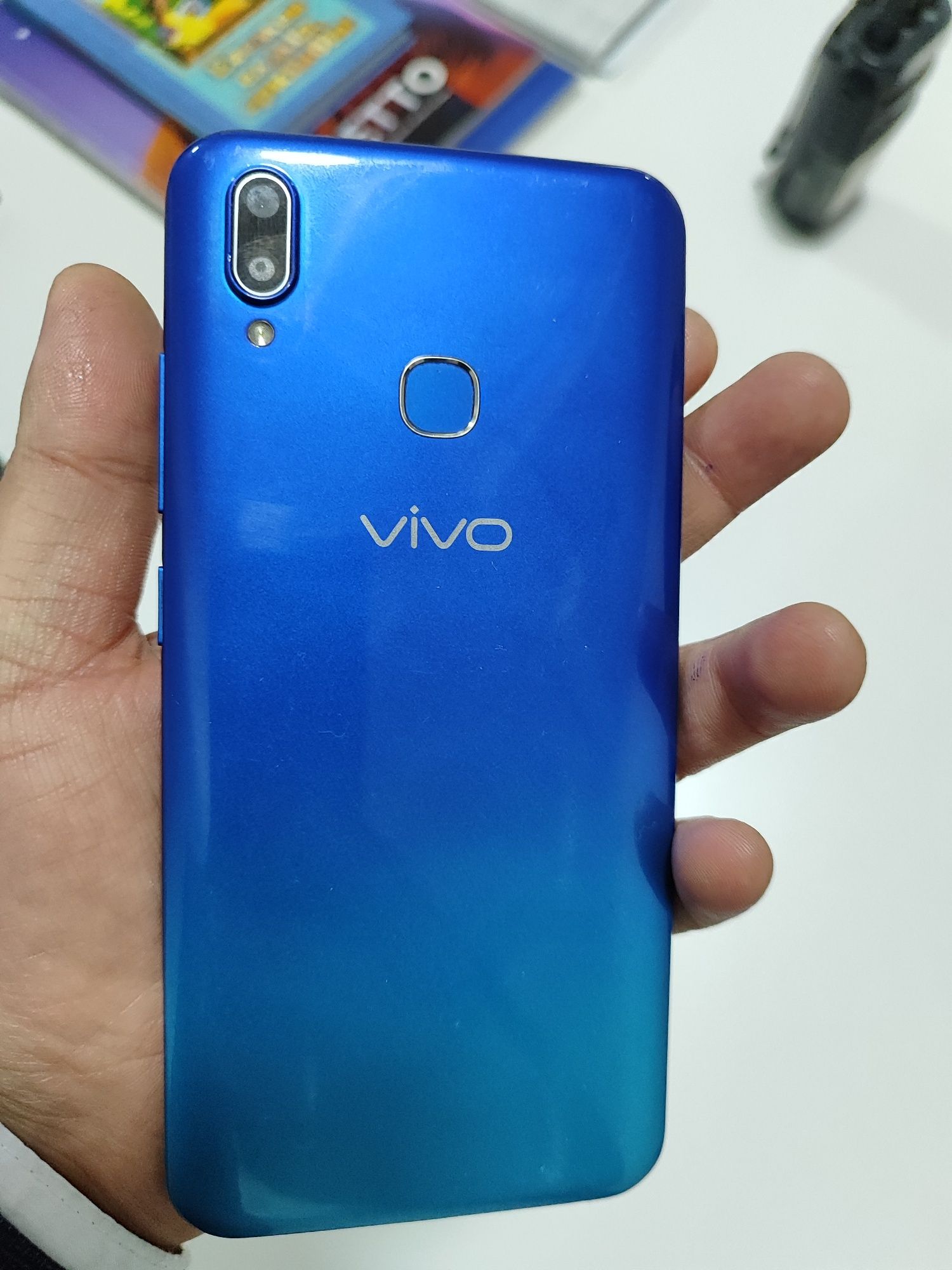 Vivo телефон срочно за 25 000 отдам