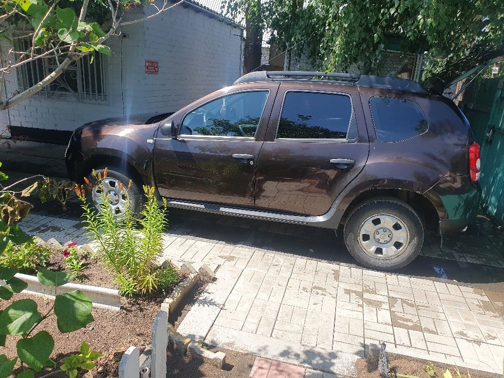 Продам машину Рено Дастер