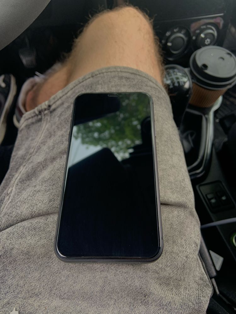 Продам айфон 11 iphone 11