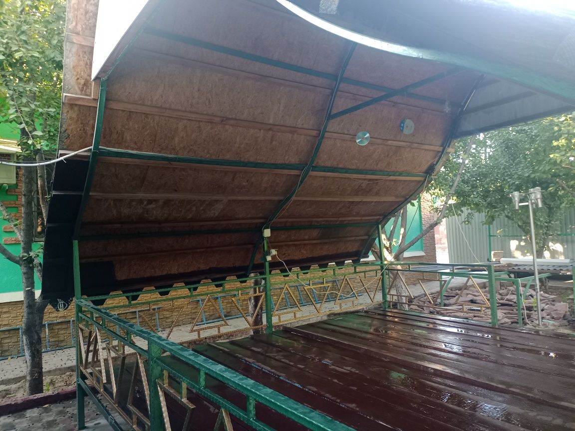 продам Тапчан крытый красивый с досками