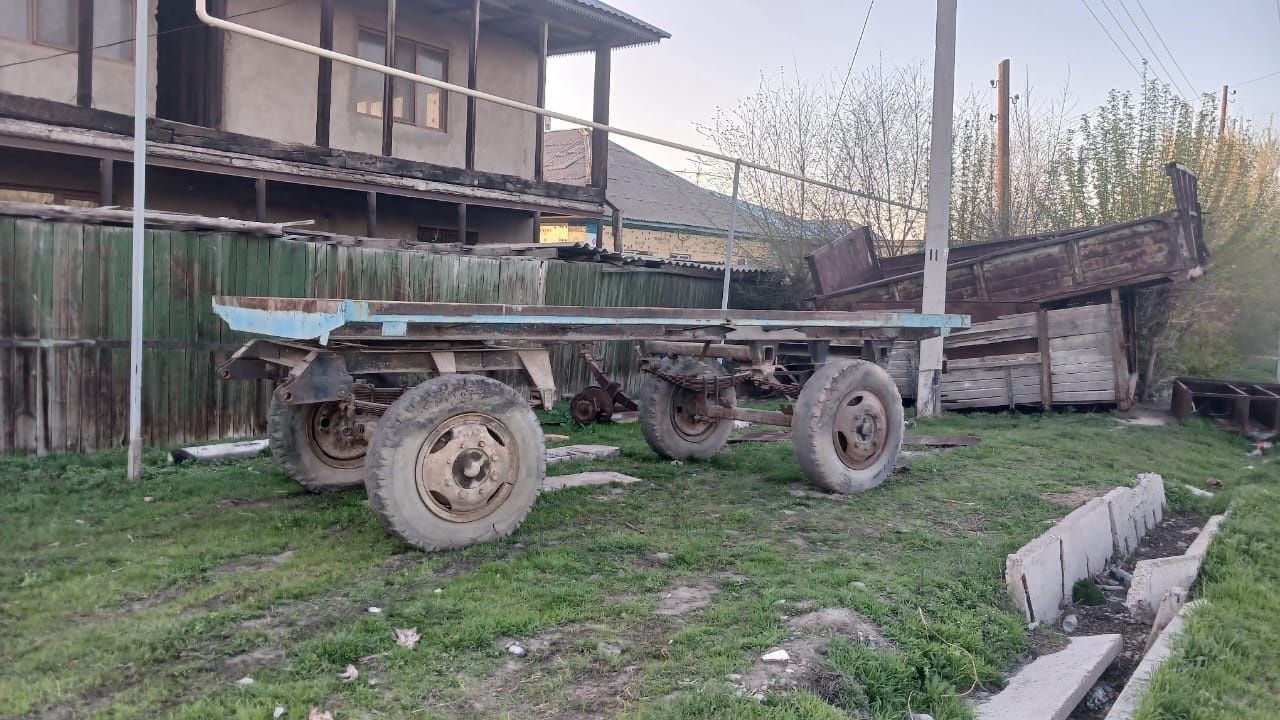 Продам прицеп зил