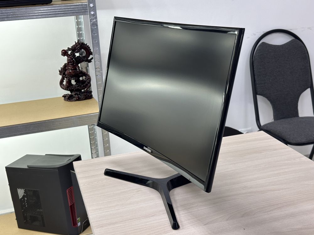 Монитор Samsung 24” / изогнутый / FullHD /