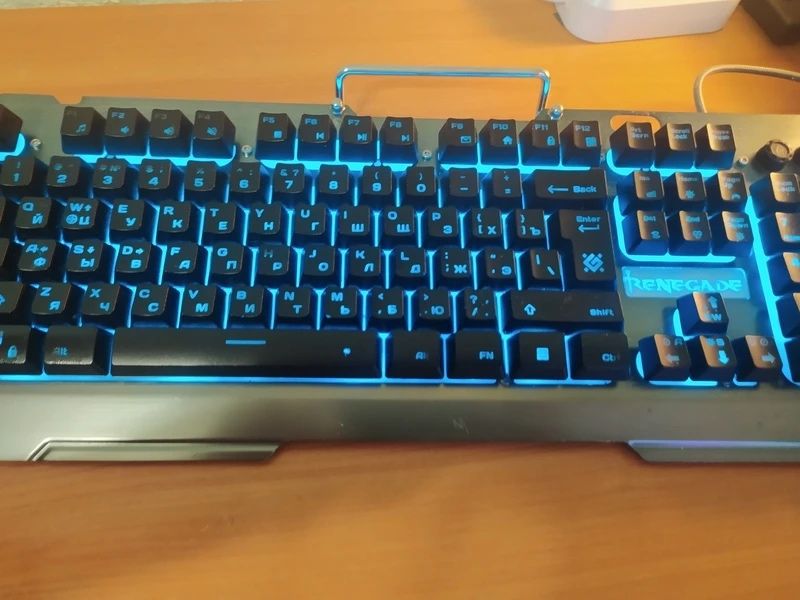 Срочно продам Клавиатуру Defender Renegade