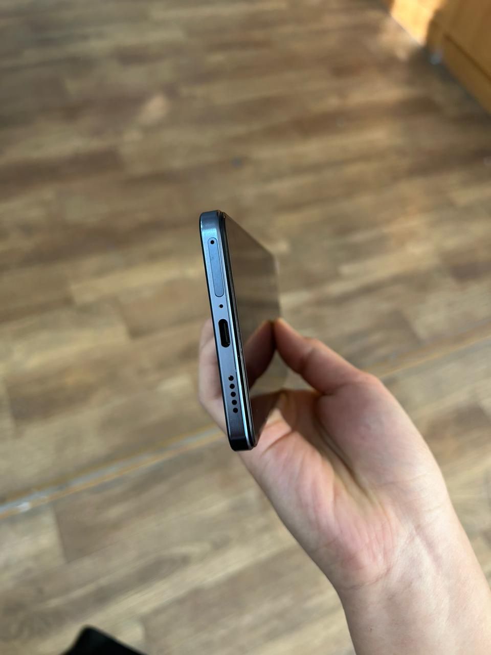 Vivo v27e новый 128гб в хорошем состоянии