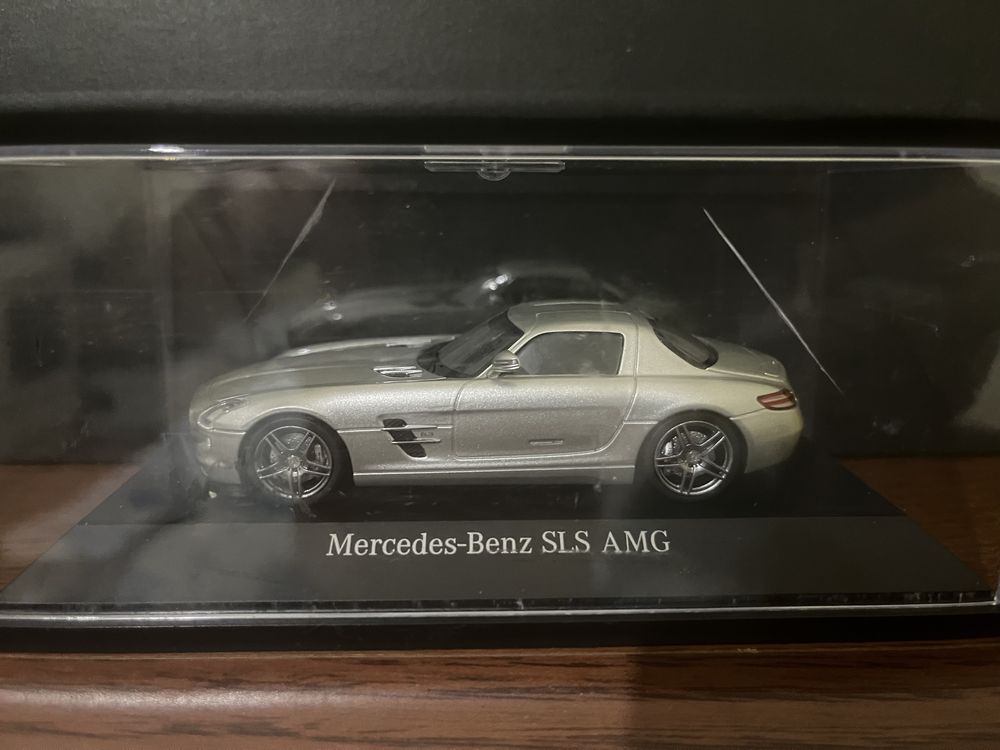 Продам модели 1:43