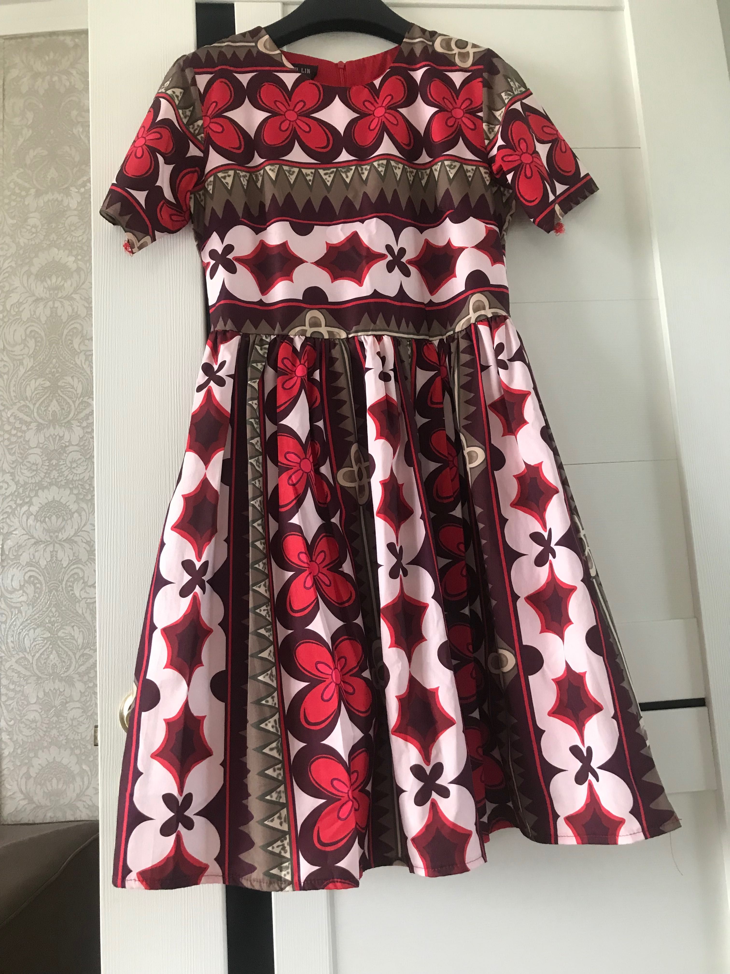 Продам платье женское