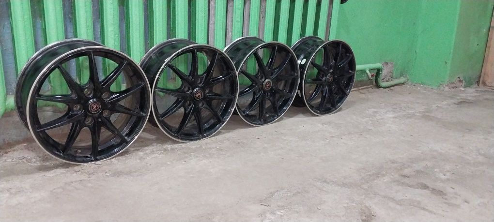 Продам легкосплавные диски