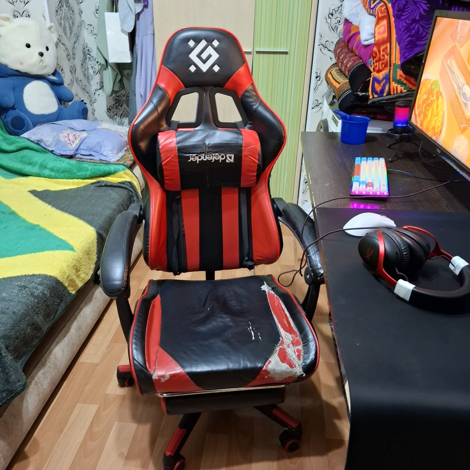 Продам кресло игровой