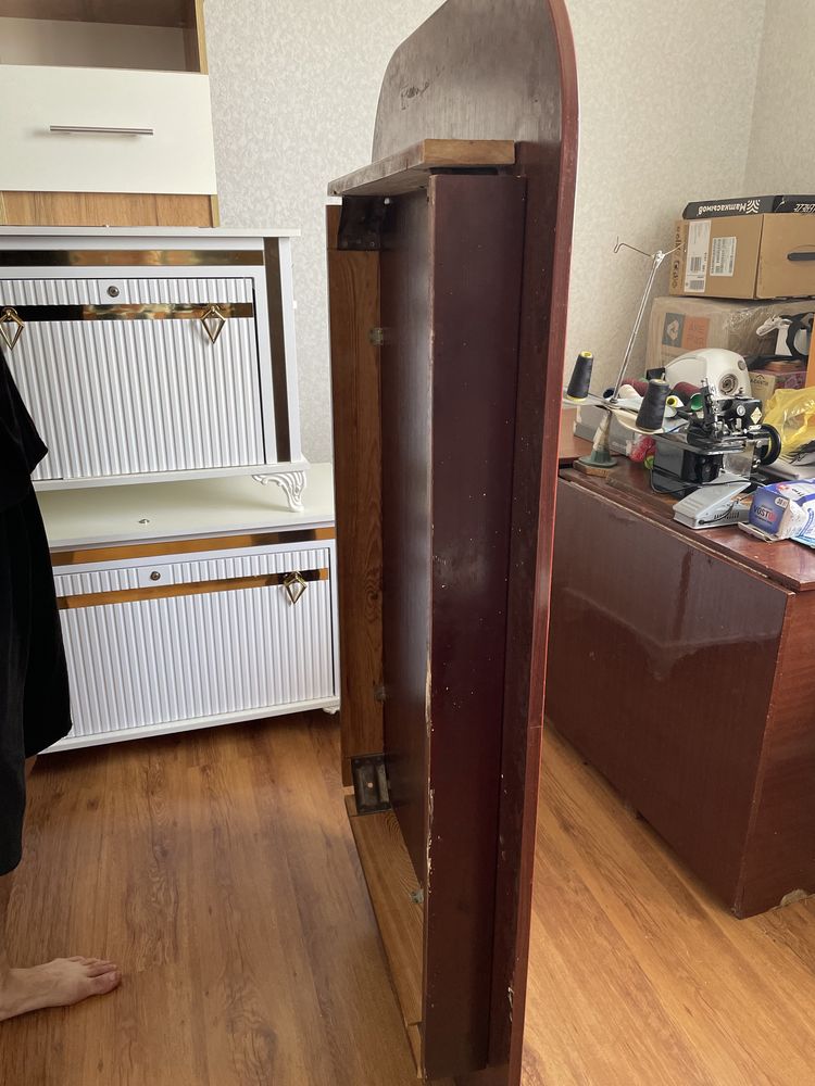 Качественный Стол размер 1,5х80 срочно