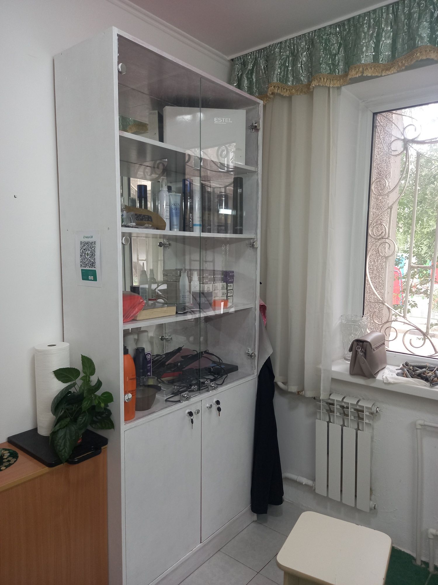 Продам оборудование для парикмахерской