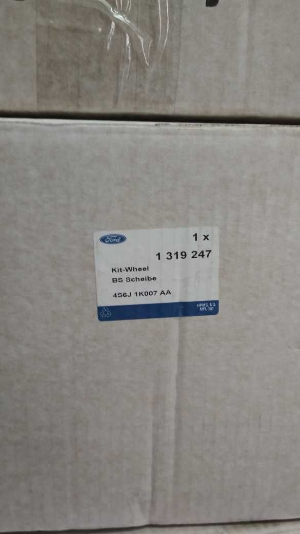 Комплект оригинальных дисков с шинами на Ford/Audi