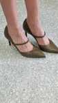 срочно продам новые туфли Charles & Keith зеленые 40 размер
