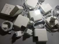 от вашего MacBook - magsafe и Type-c - зарядка, блок питания