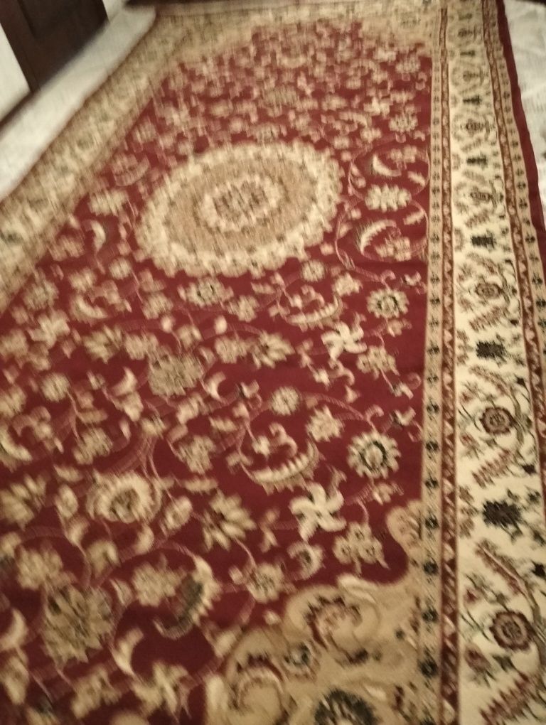 Ковёр       продам