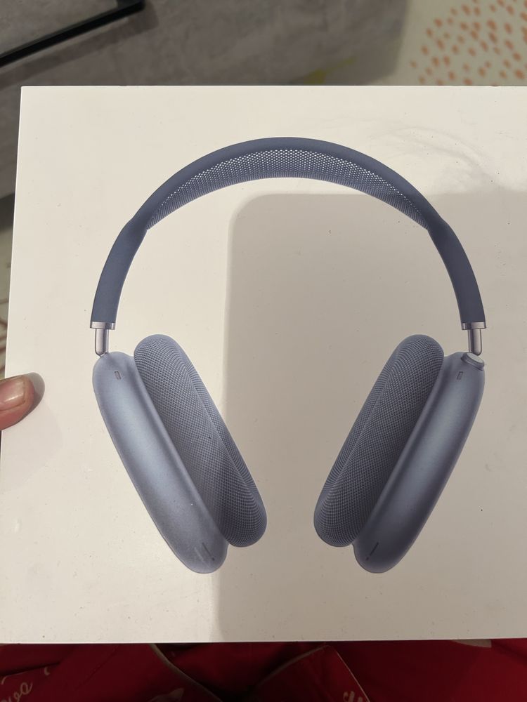 Продам airpods max 110000