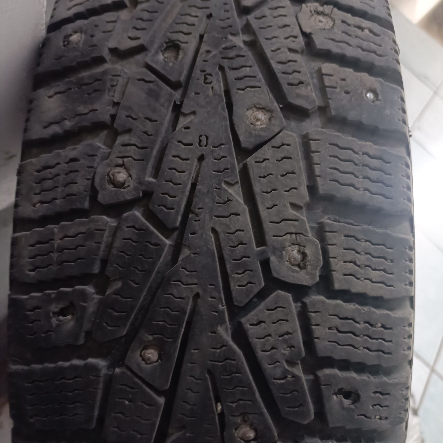 Продам комплект шин за 15 тысяч
