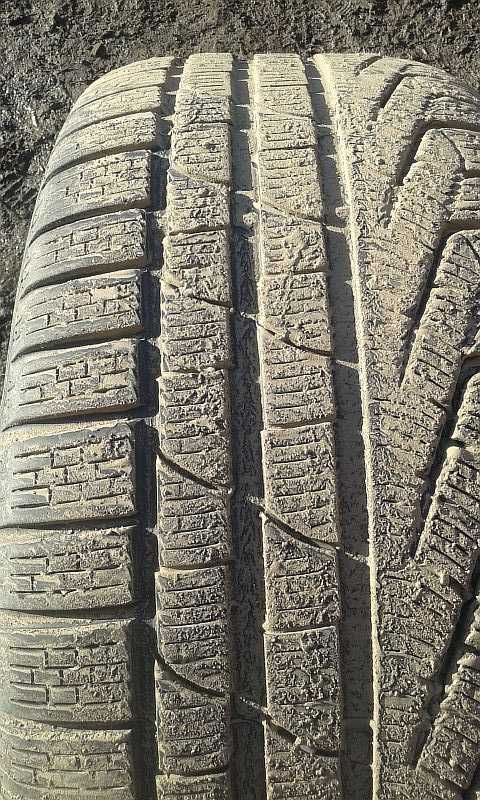 ОДНА шина 255/40 R20 - "Pirelli Sottozero Winter 240", всесезонная.