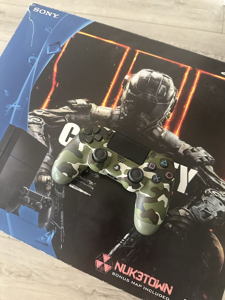 Приставка Playstation 4