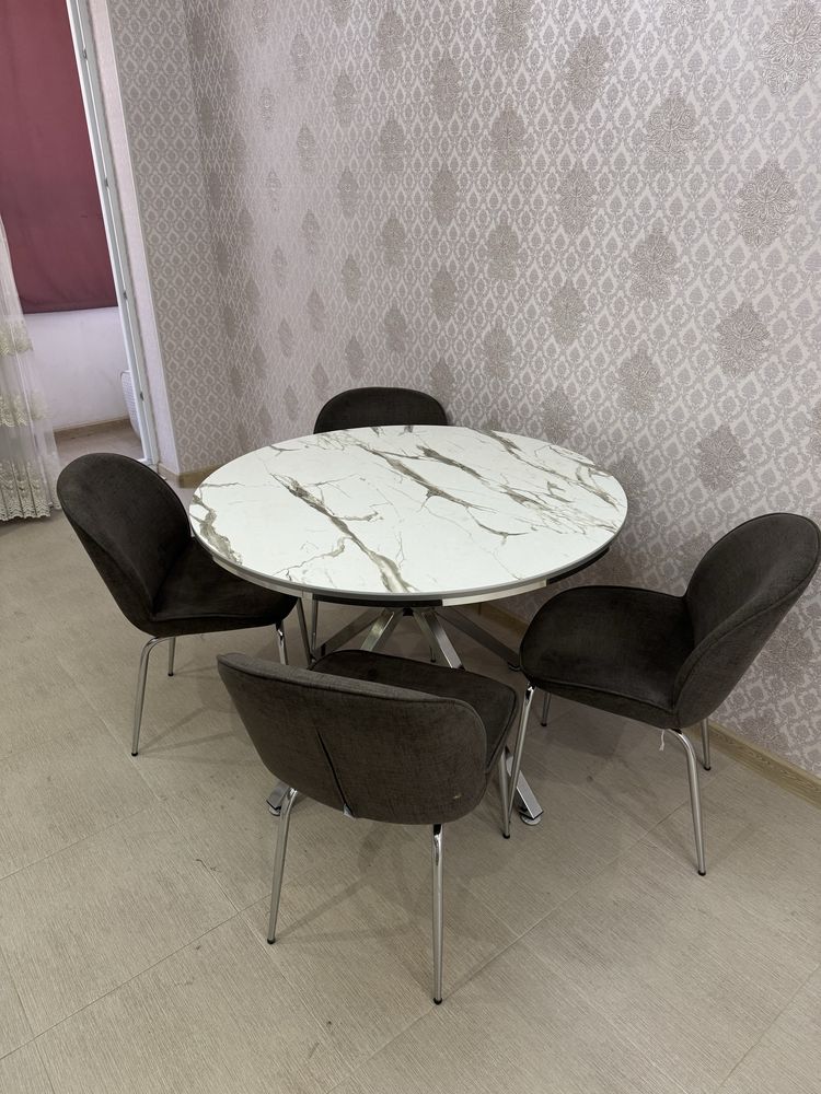 Продам стол стулья для кухни