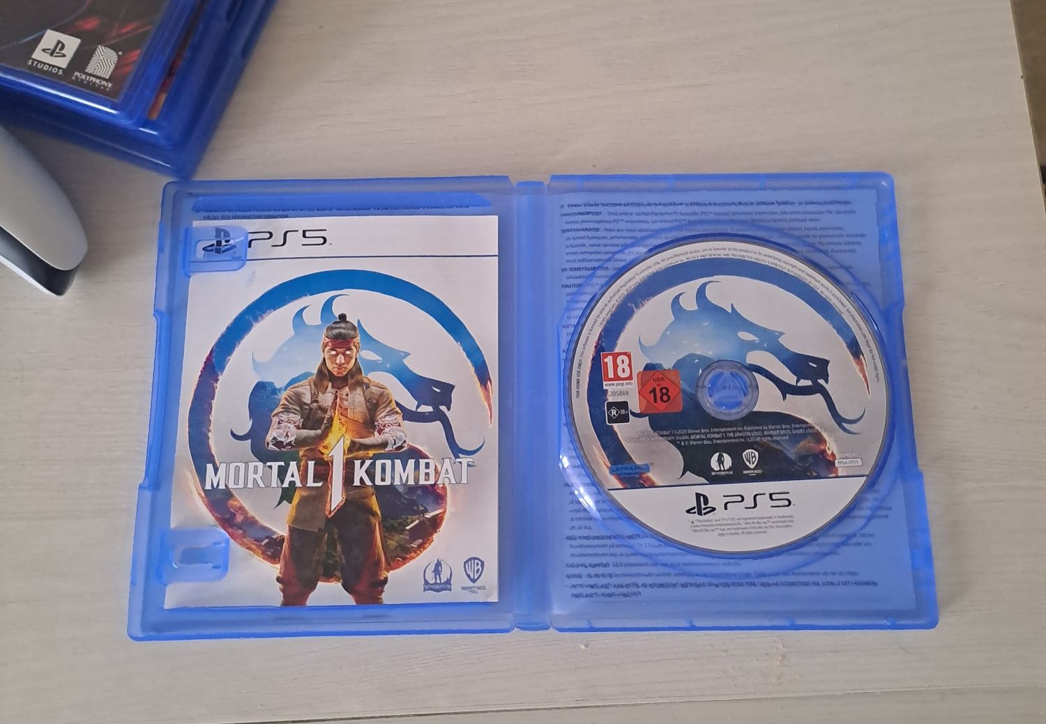 Обменяю Mortal combat 1 и 11 на другую игру