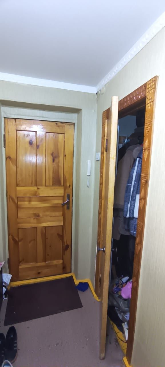 Продам 3-х комнатную квартиру  и земельный  участок в черте города