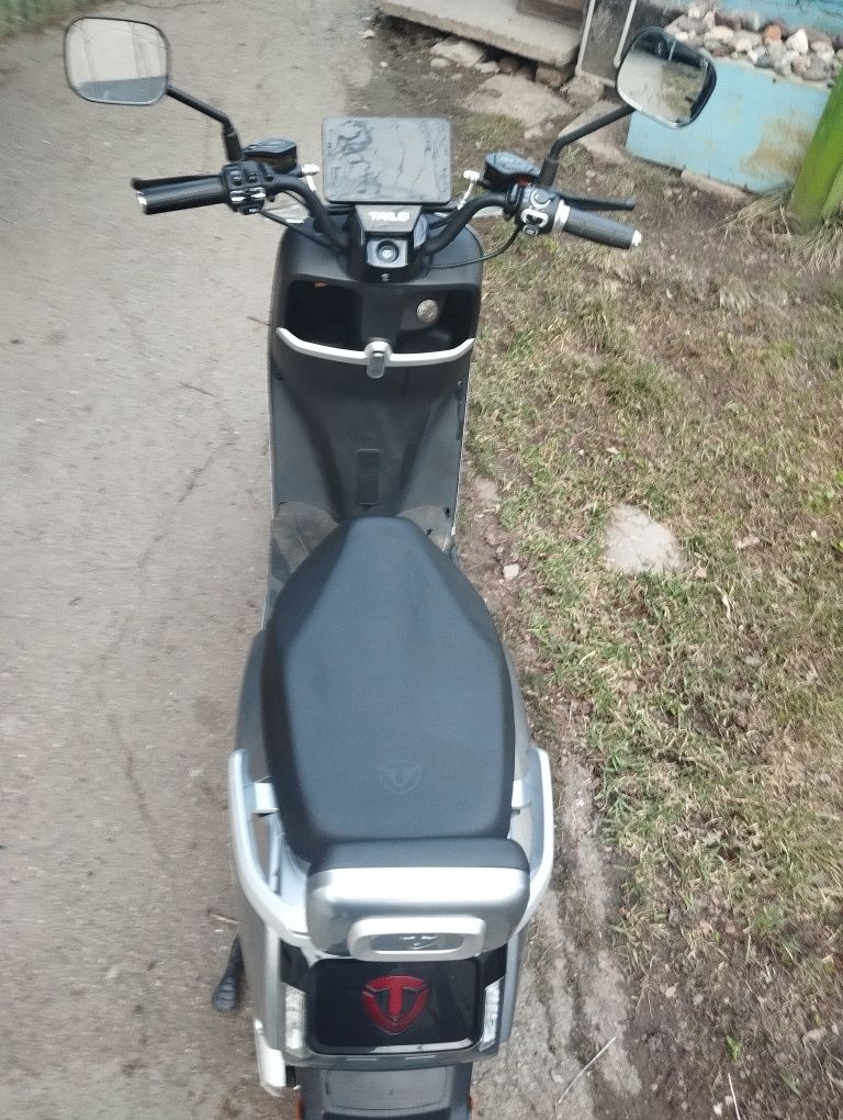Электроскутер TAILG, 1000W, 72V/20Ah