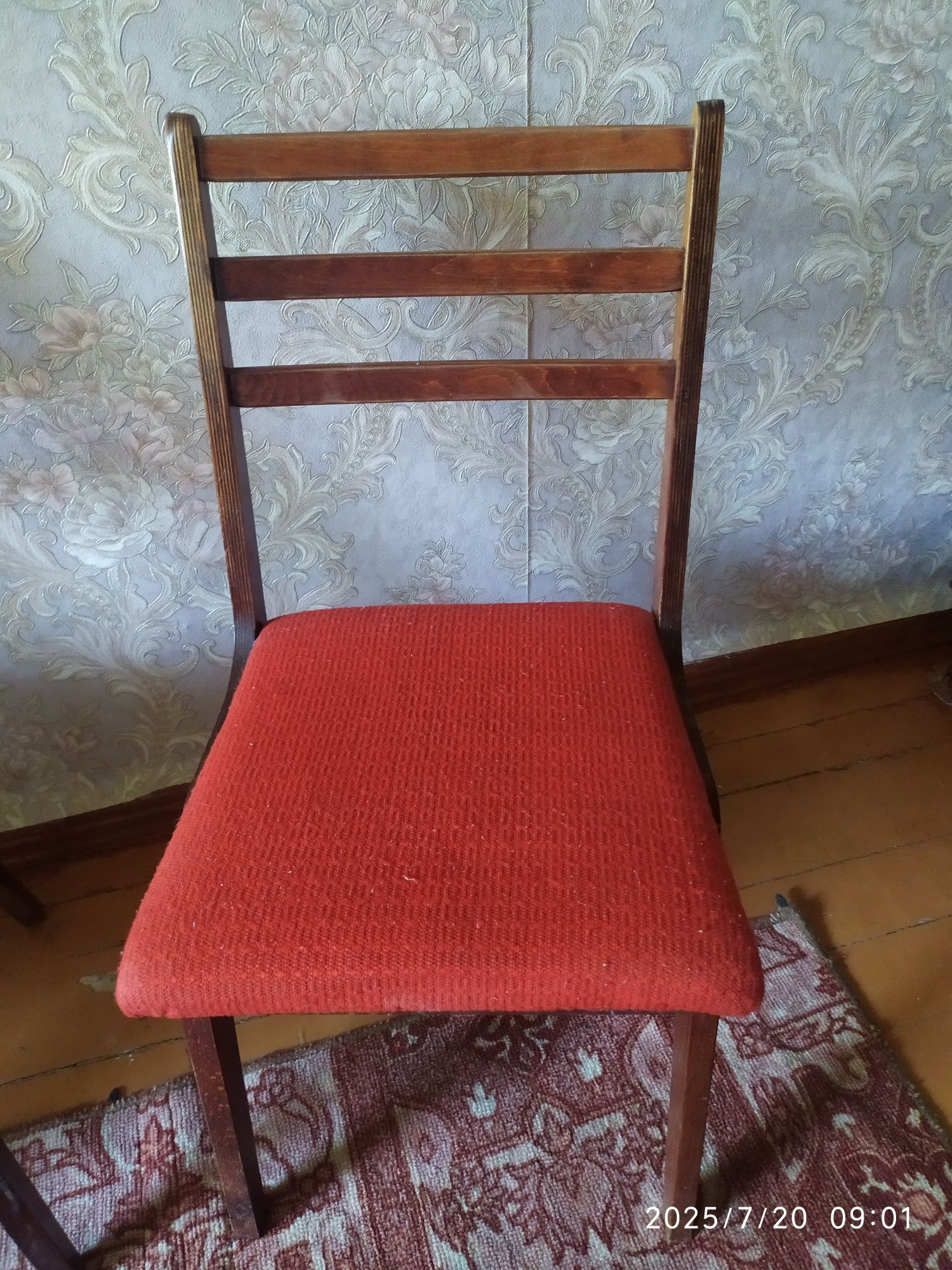 Стул мягкий,б/у.В хорошем состоянии