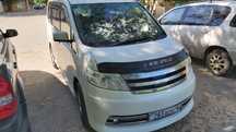 Продам Nissan Serena 2006