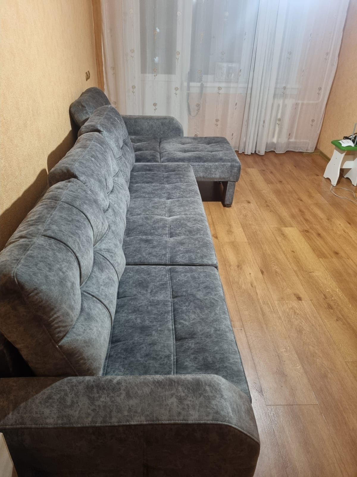Срочно продам диван трансформер.