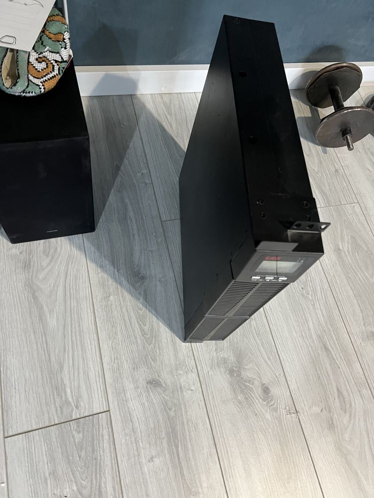 East EA902RTS источник бесперебойного питания