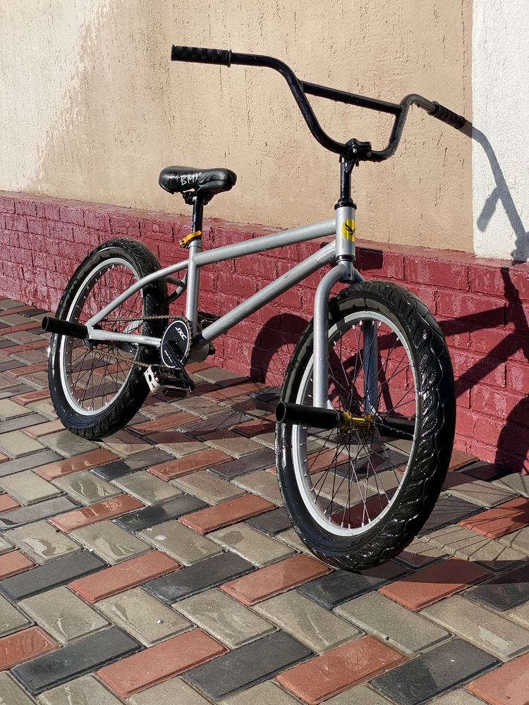 BMX велосипед в хорошем состоянии