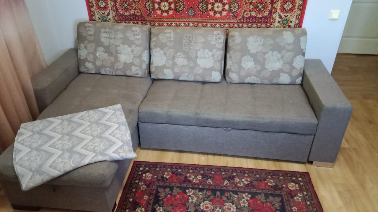 Продам диван угловой