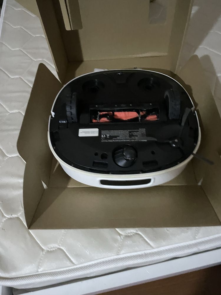Продаётся пылесос-робот Xiaomi Roidmi EVA в идеальном новом состоянии!
