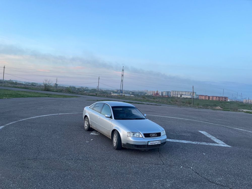 Продаю машину ауди а6